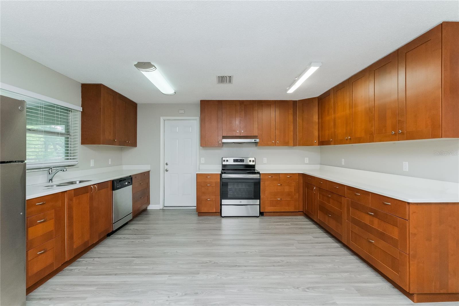 Image 7 of 16 For 2304 Leonard Drive