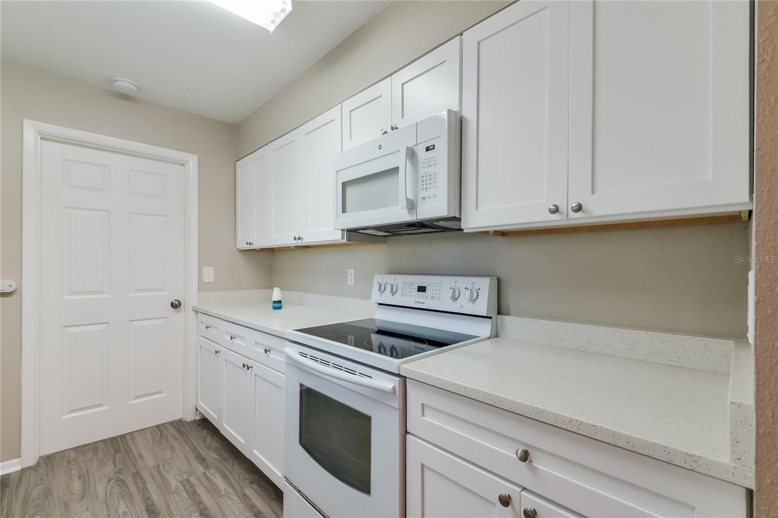 Image 7 of 16 For 3908 Cape Vista Drive