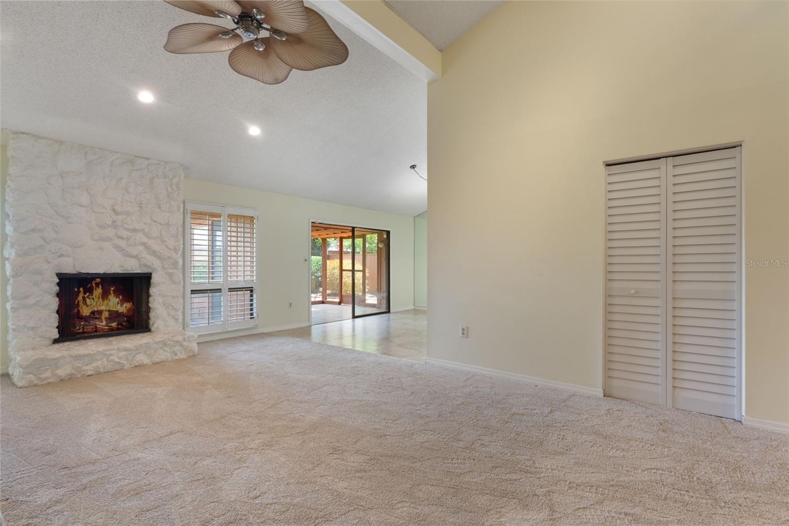 Image 4 of 36 For 105 Oaks Court