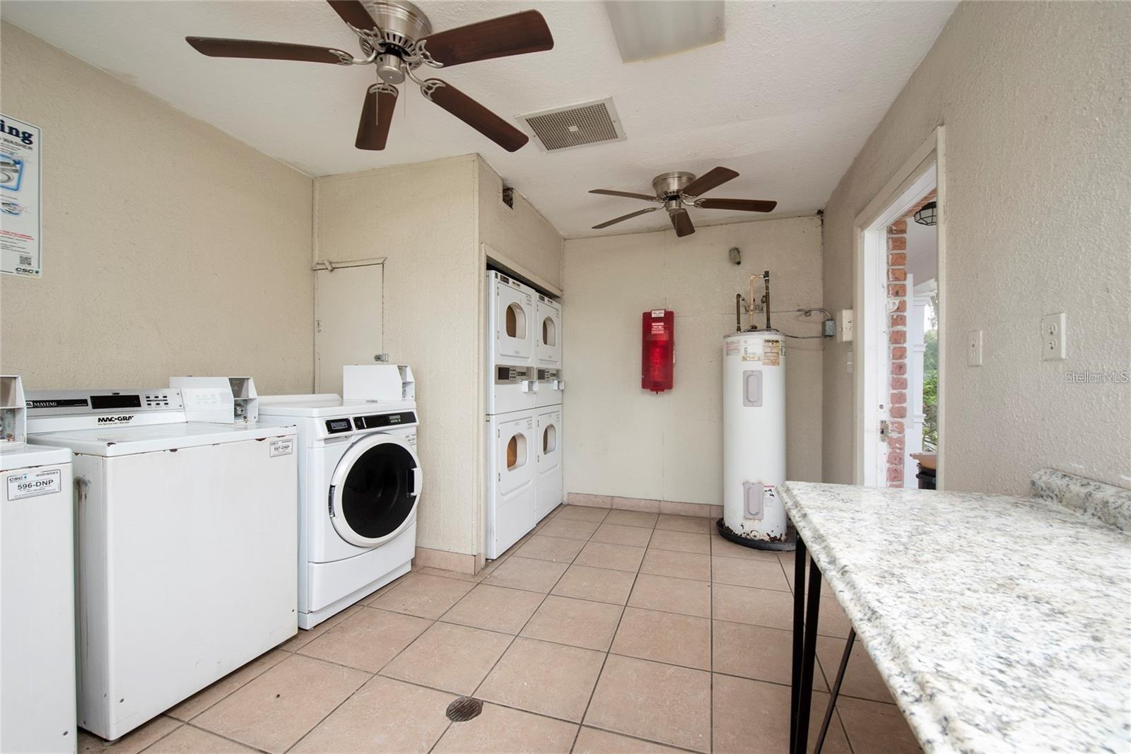 Image 11 of 12 For 1436 Holden Avenue 4