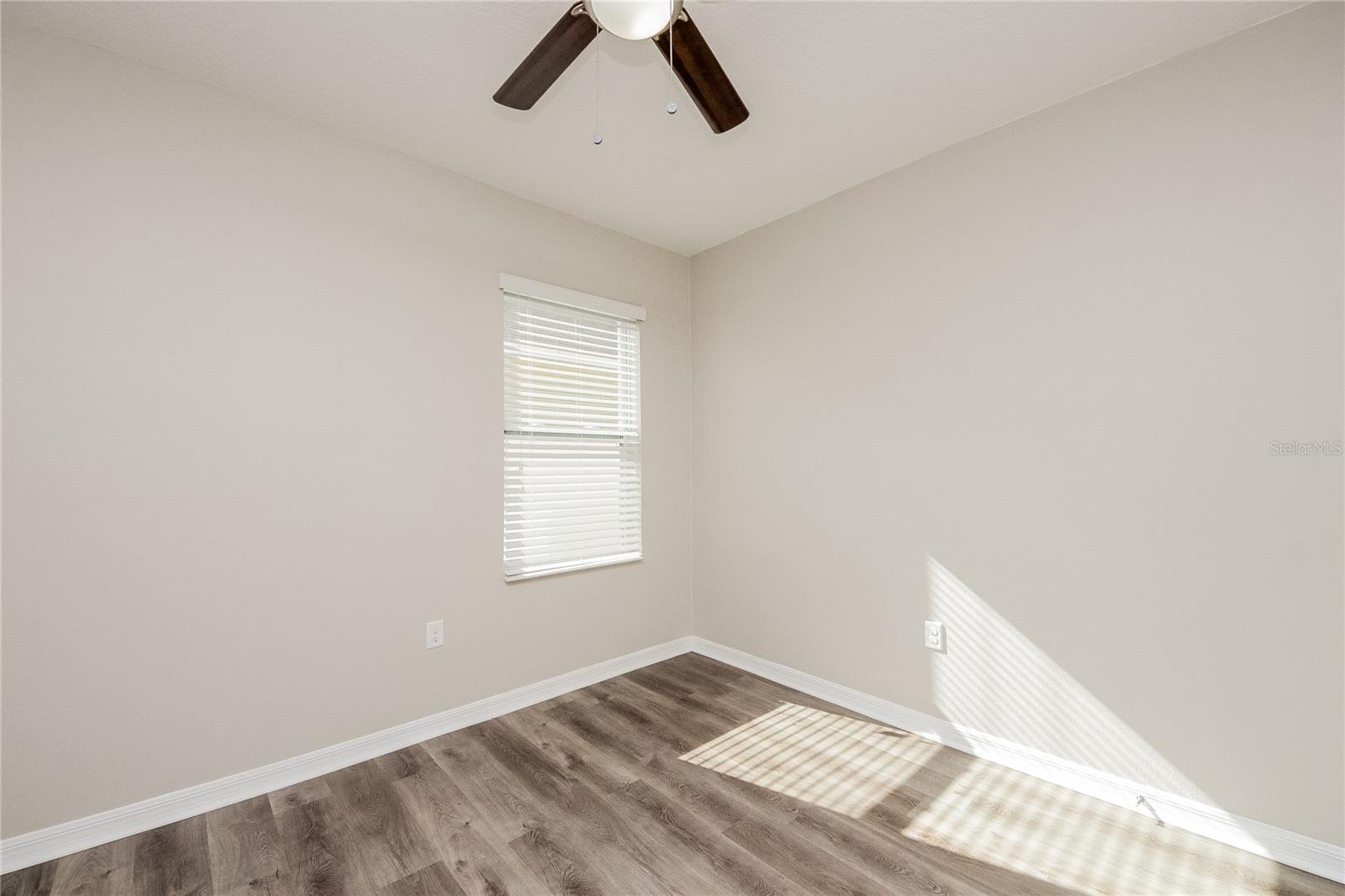 Image 12 of 16 For 195 Bella Drive