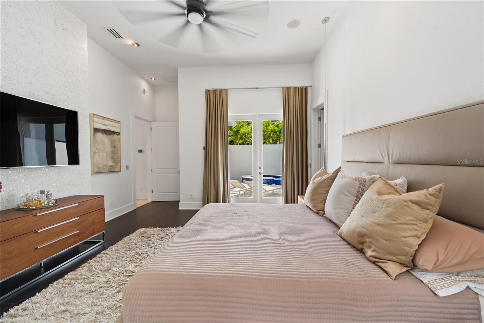 Image 19 of 21 For 9743 Covent Garden Drive