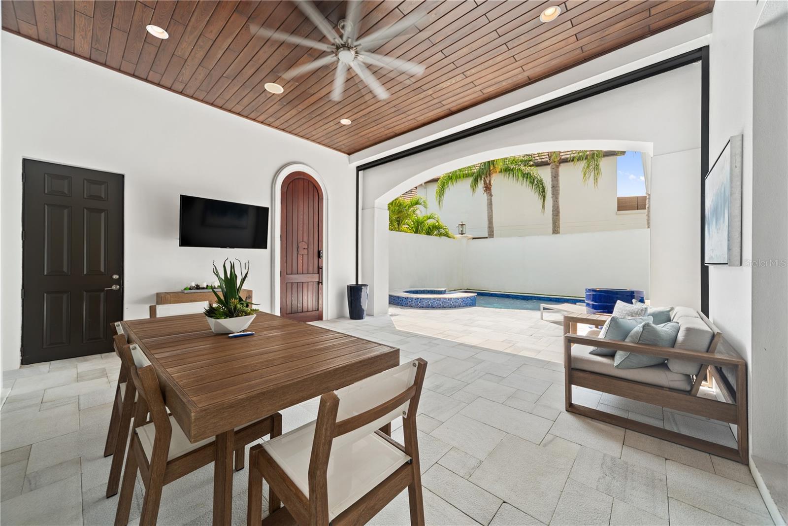 Image 5 of 21 For 9743 Covent Garden Drive