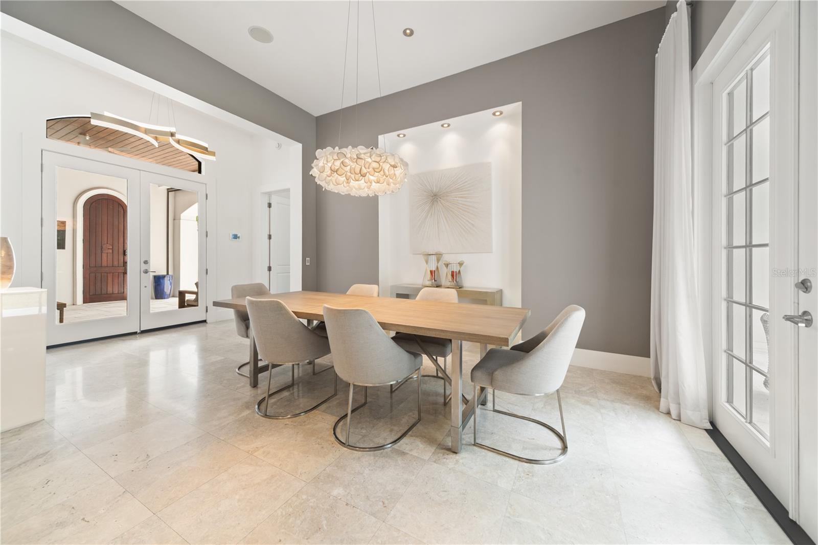 Image 9 of 21 For 9743 Covent Garden Drive