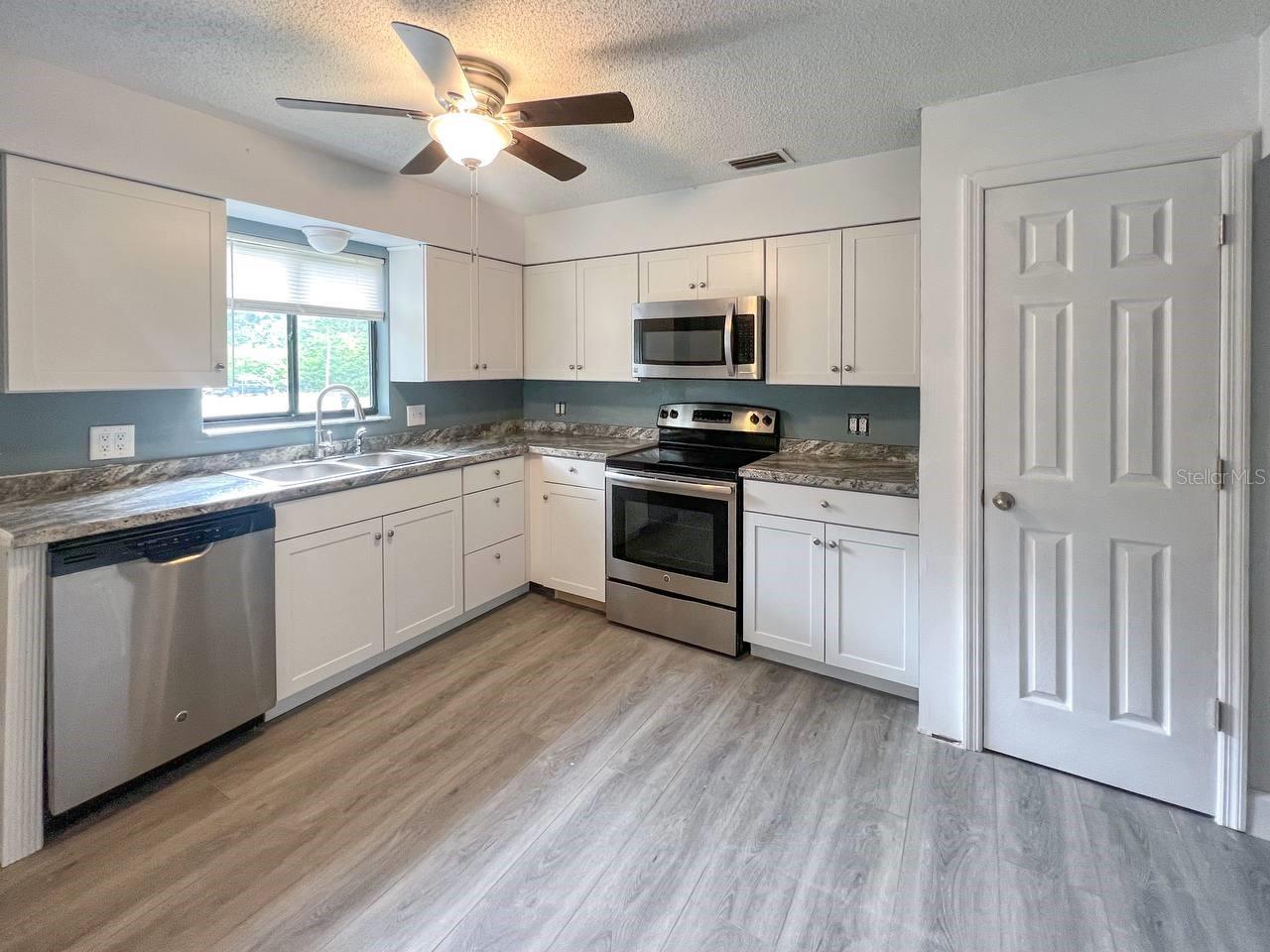 Image 4 of 10 For 1288 32nd Street