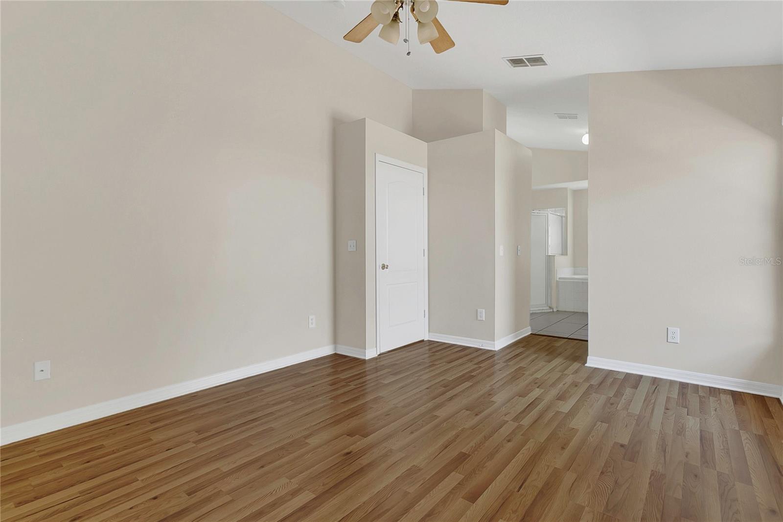 Image 11 of 27 For 3014 Linmont Lane