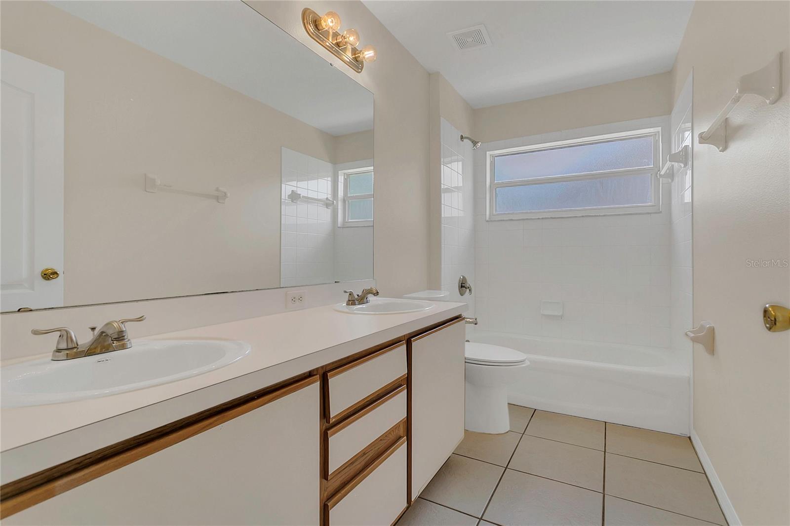 Image 18 of 27 For 3014 Linmont Lane