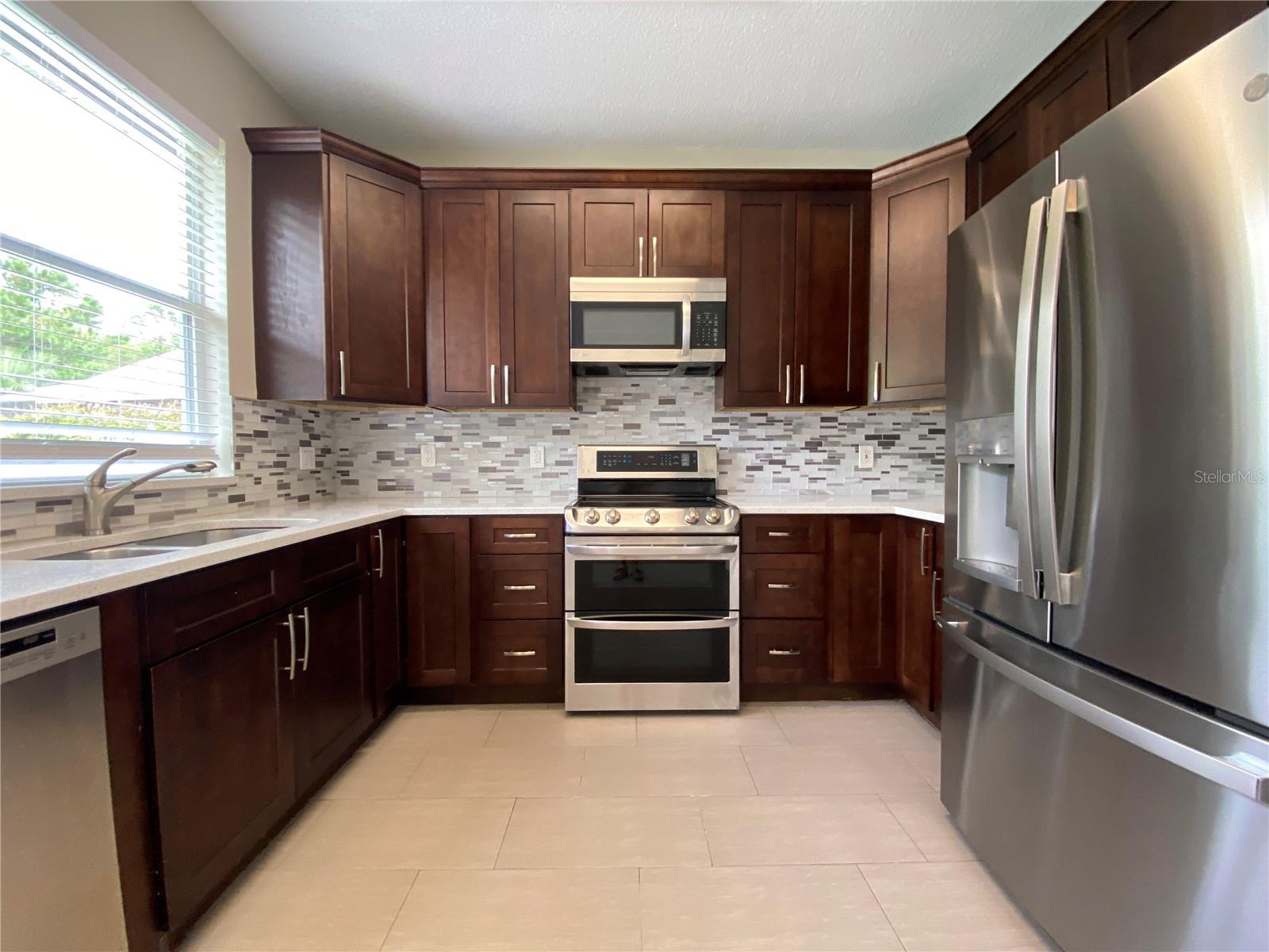 Image 11 of 44 For 4115 Andover Cay Boulevard