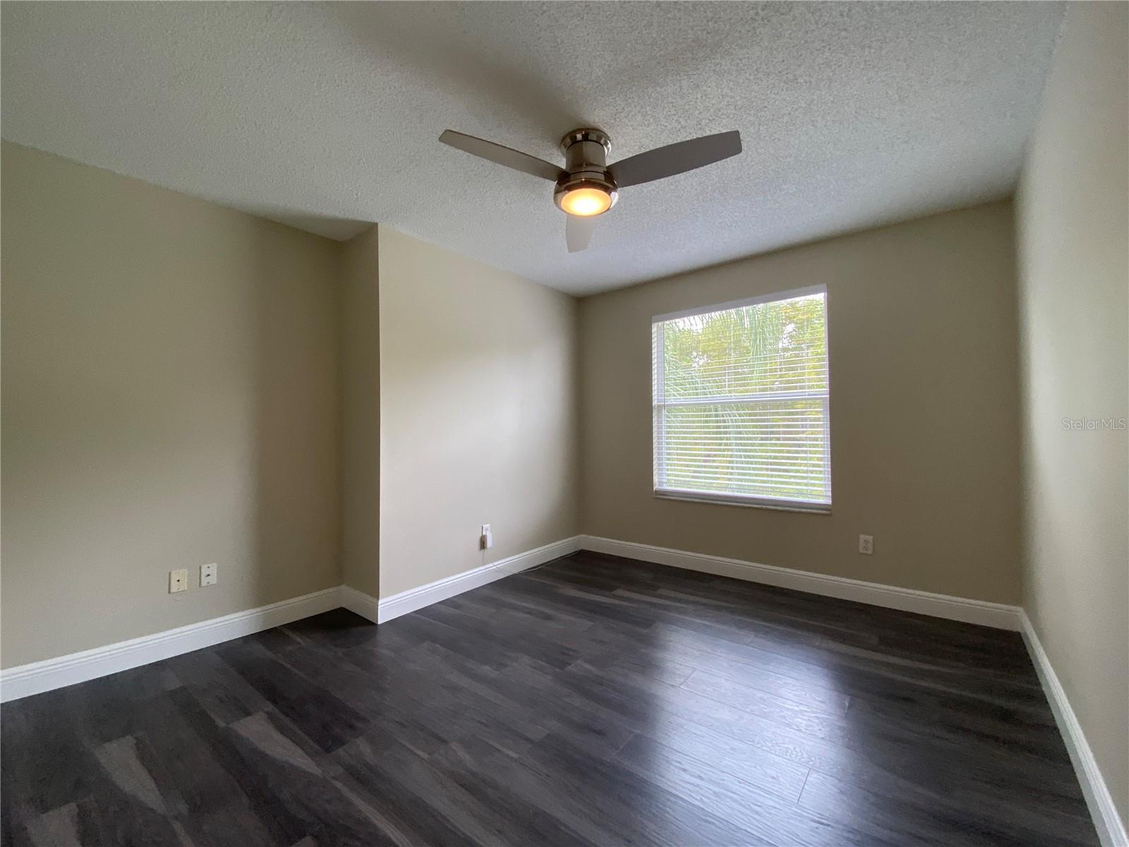 Image 15 of 44 For 4115 Andover Cay Boulevard