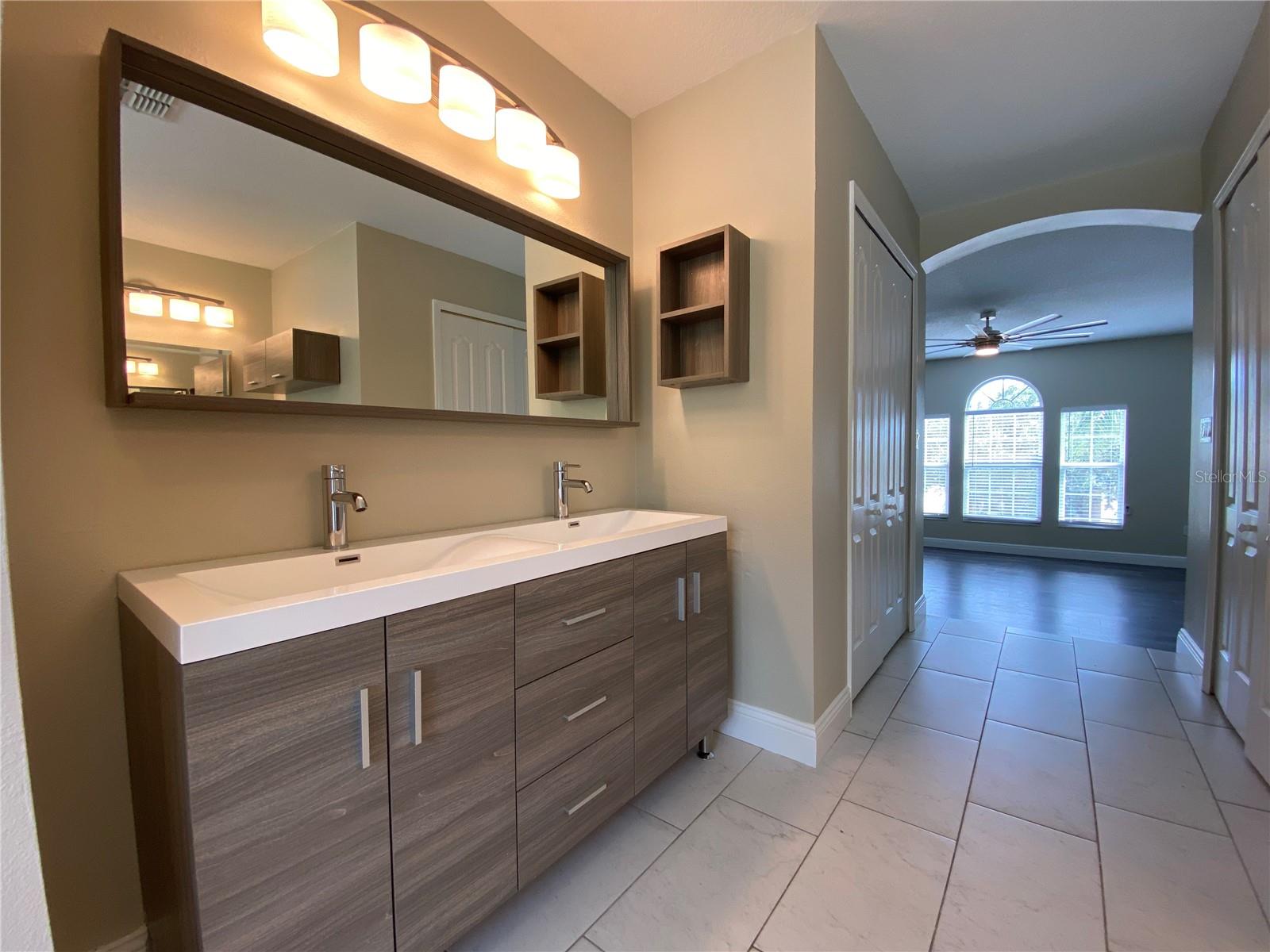 Image 29 of 44 For 4115 Andover Cay Boulevard