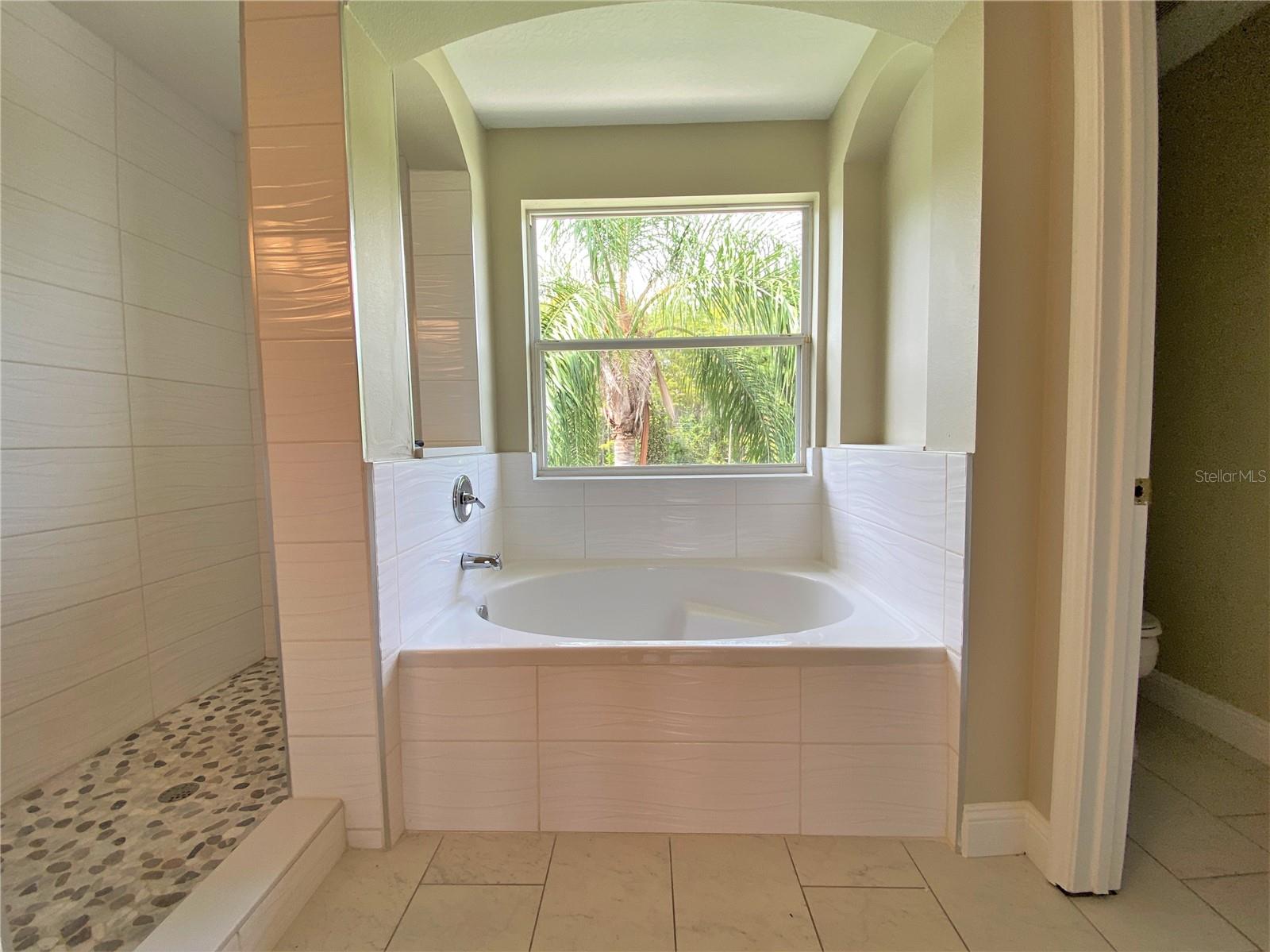 Image 33 of 44 For 4115 Andover Cay Boulevard