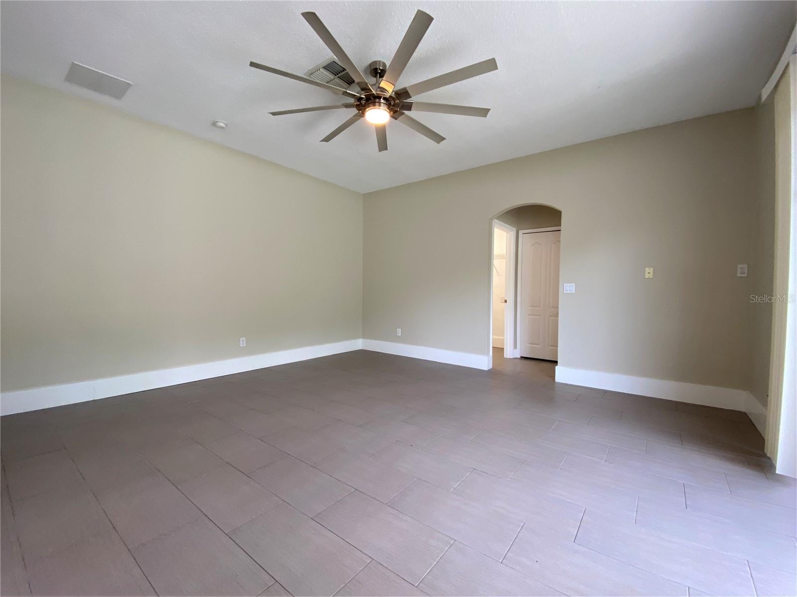 Image 6 of 44 For 4115 Andover Cay Boulevard