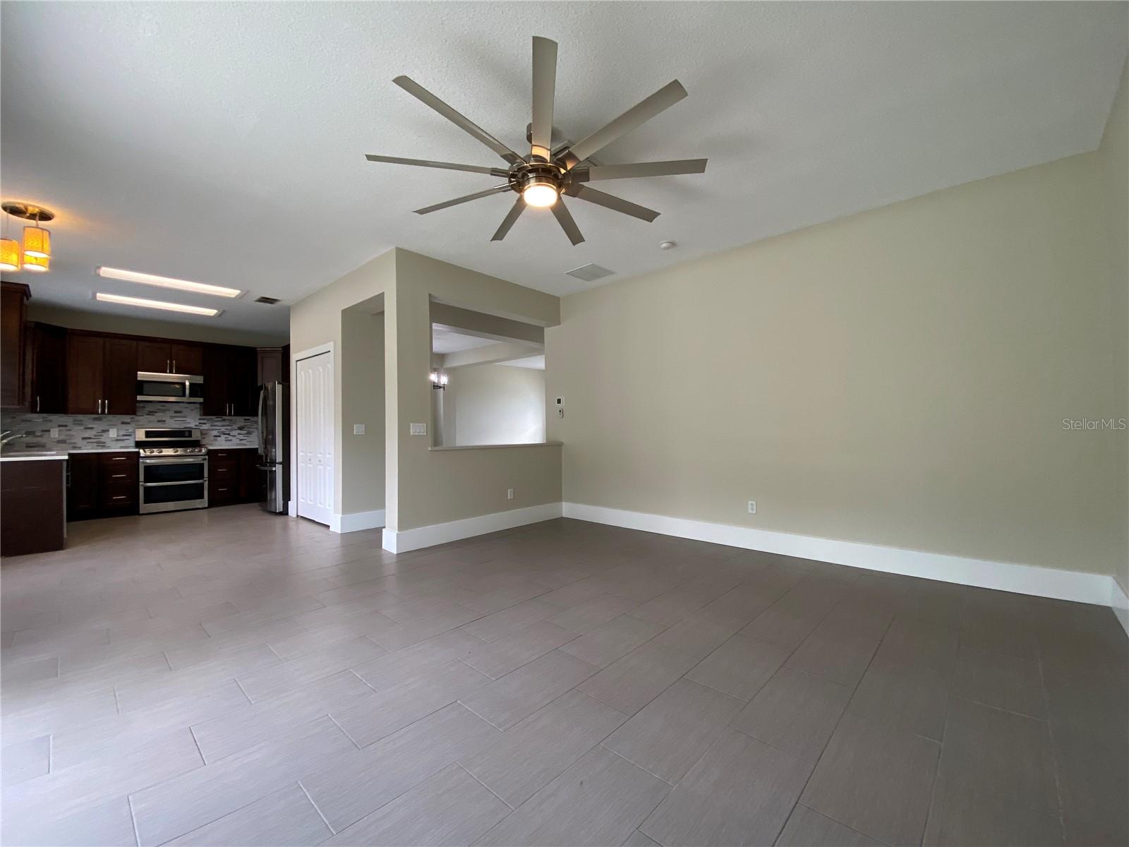 Image 7 of 44 For 4115 Andover Cay Boulevard