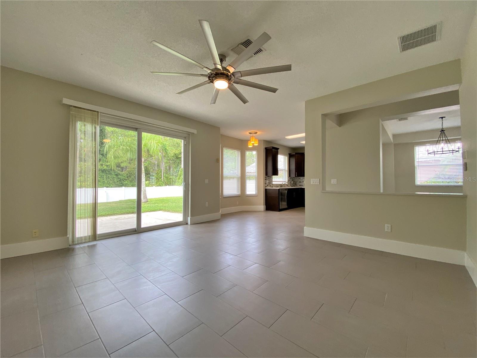 Image 8 of 44 For 4115 Andover Cay Boulevard
