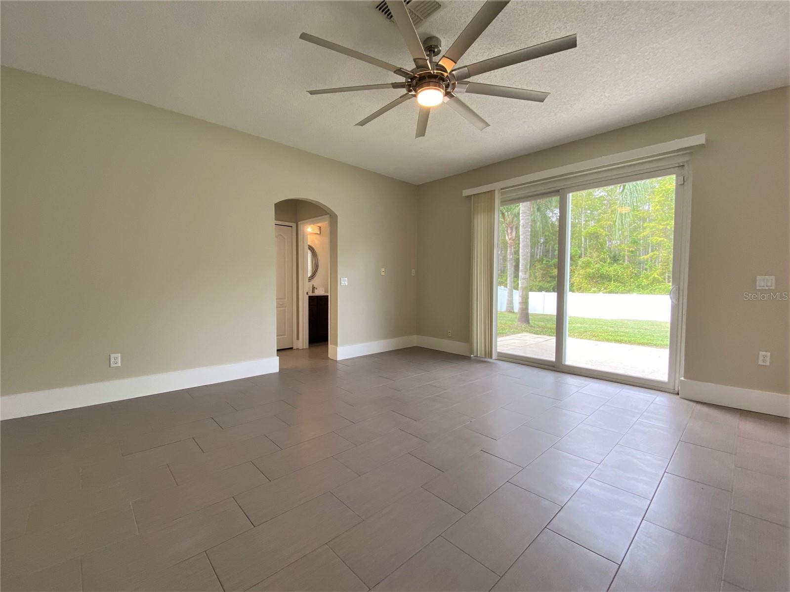 Image 9 of 44 For 4115 Andover Cay Boulevard