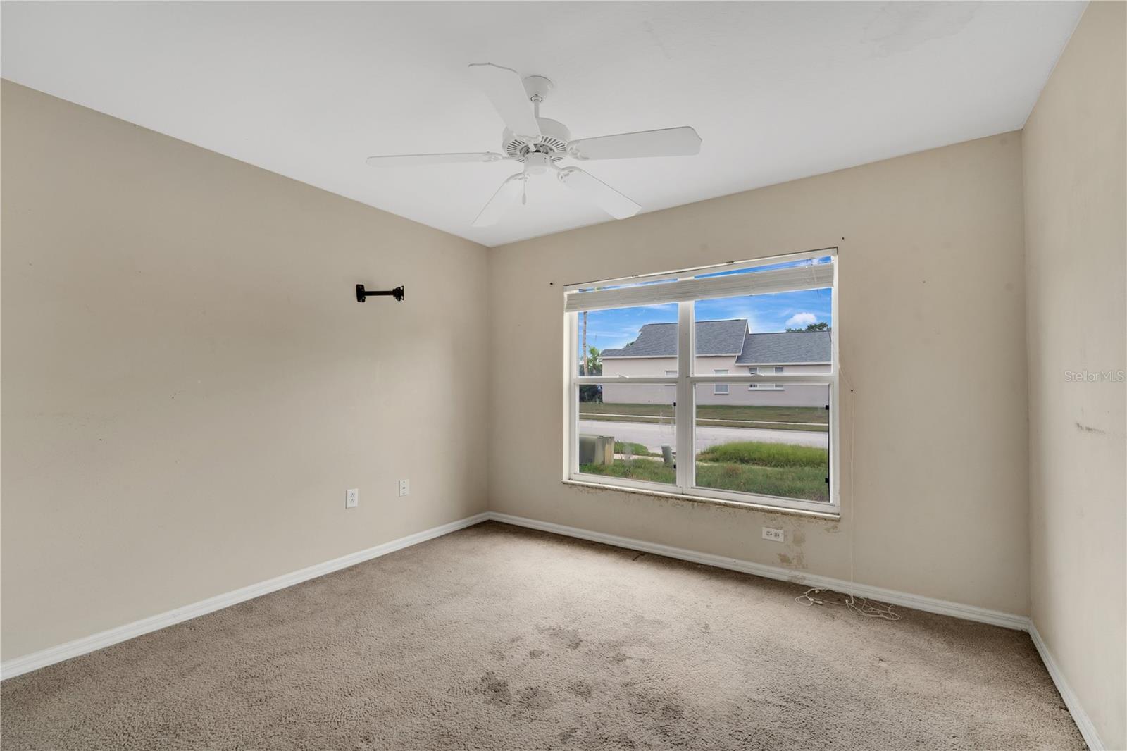 Image 14 of 41 For 22802 Roderick Drive
