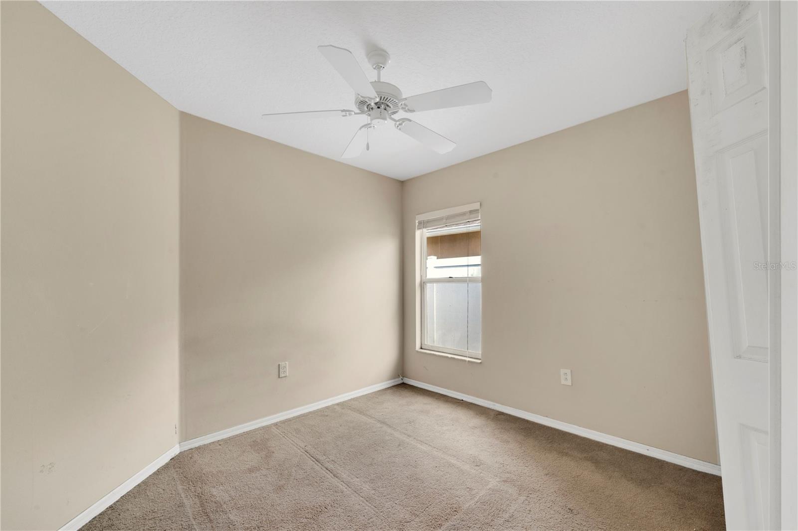 Image 16 of 41 For 22802 Roderick Drive