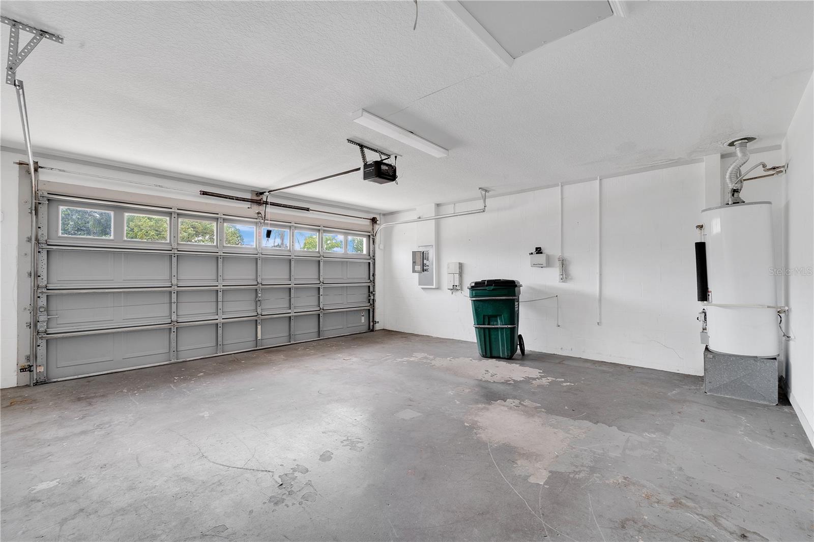 Image 18 of 41 For 22802 Roderick Drive