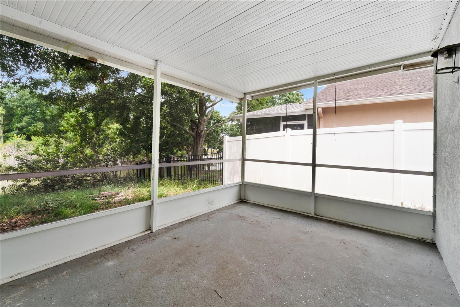 Image 19 of 41 For 22802 Roderick Drive