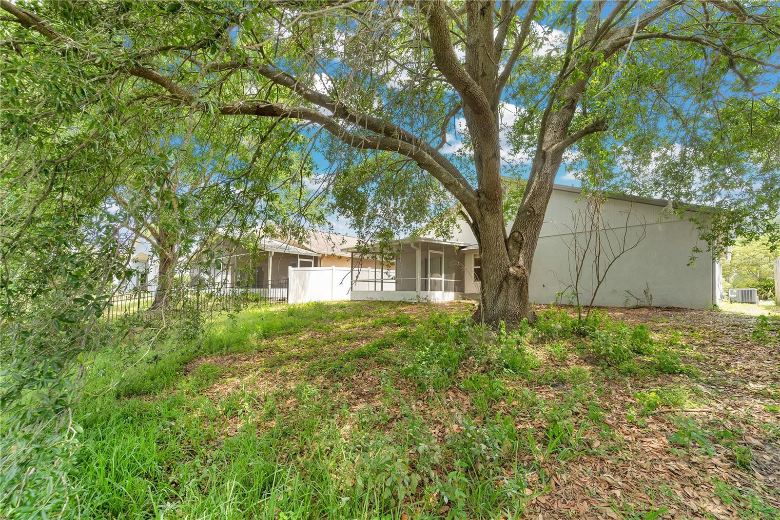 Image 24 of 41 For 22802 Roderick Drive