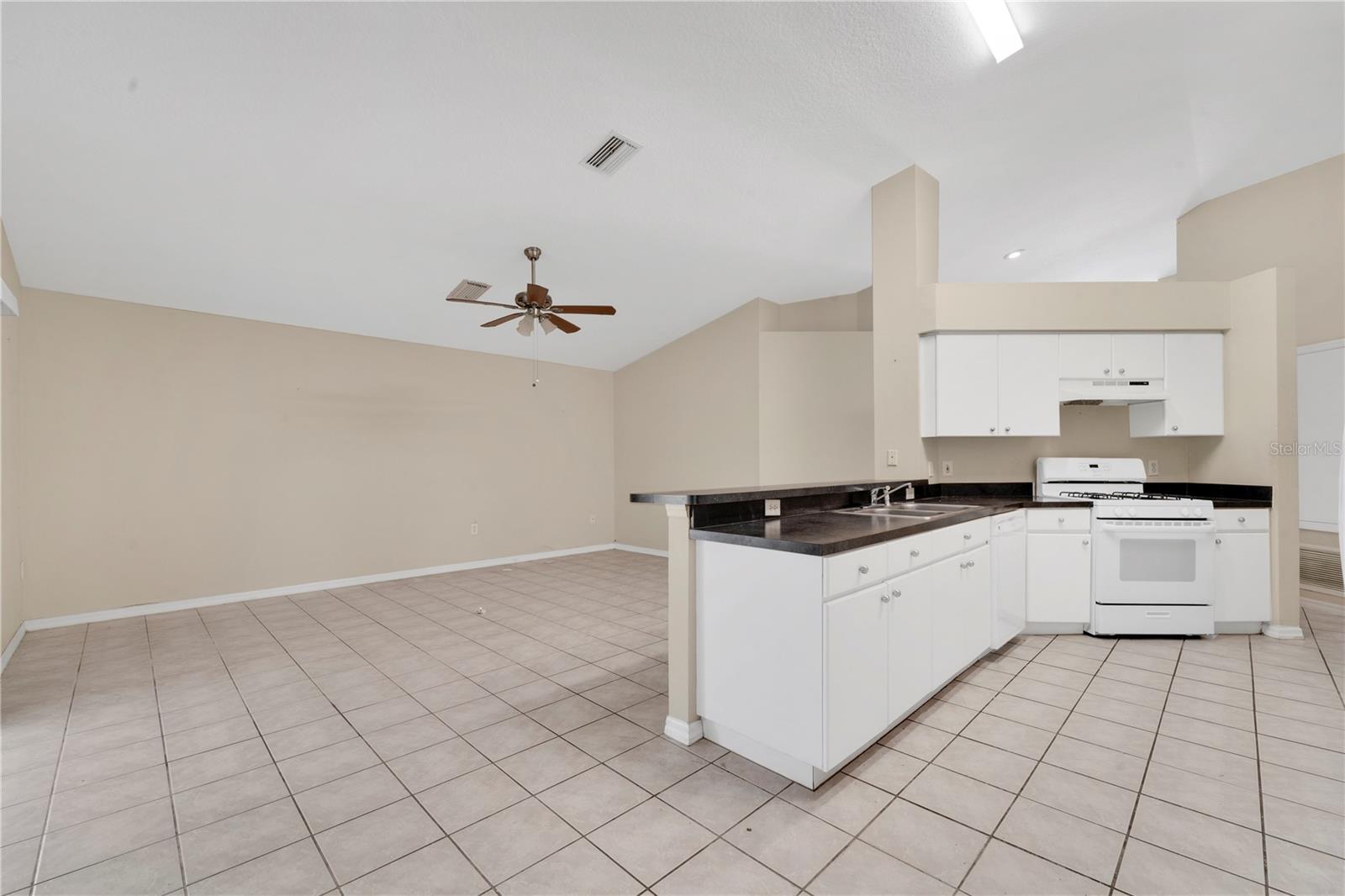 Image 7 of 41 For 22802 Roderick Drive