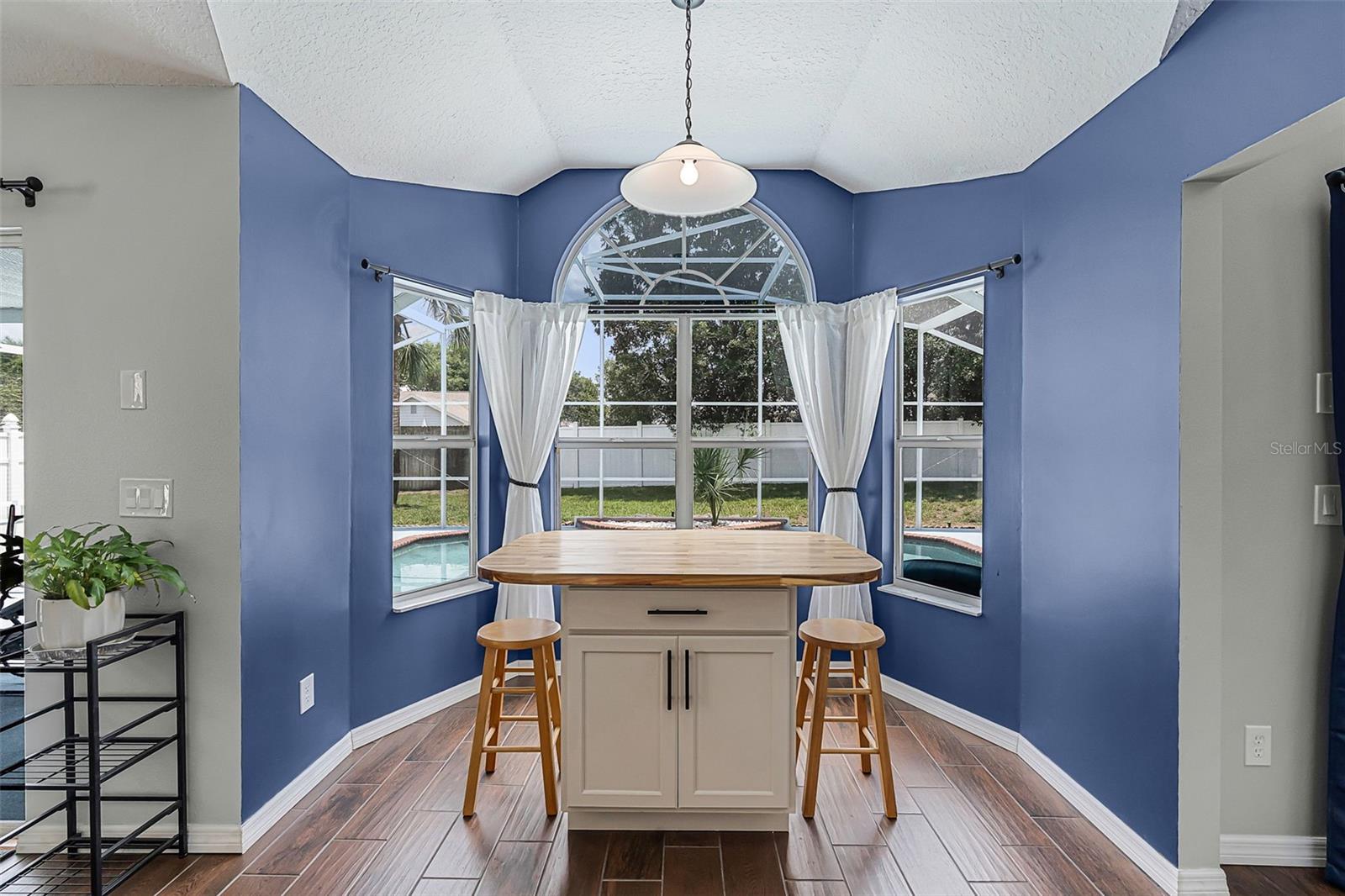 Image 16 of 62 For 2203 Essex Dr