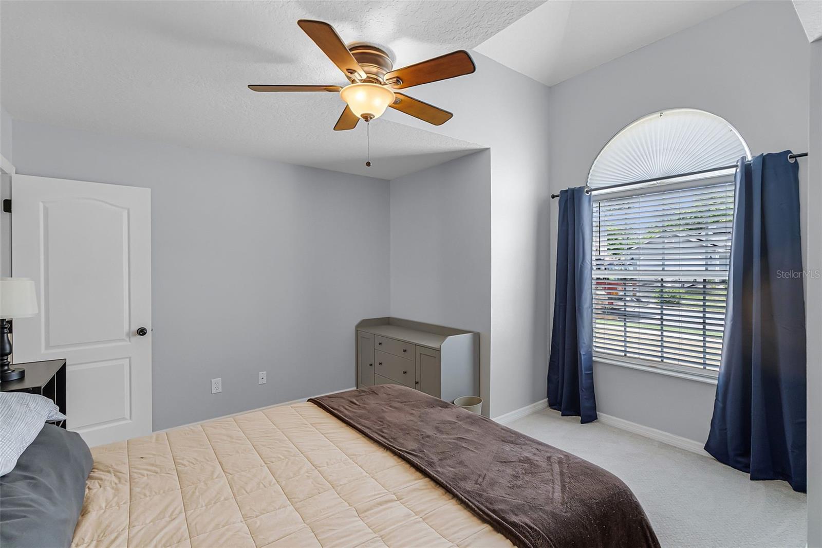Image 27 of 62 For 2203 Essex Dr