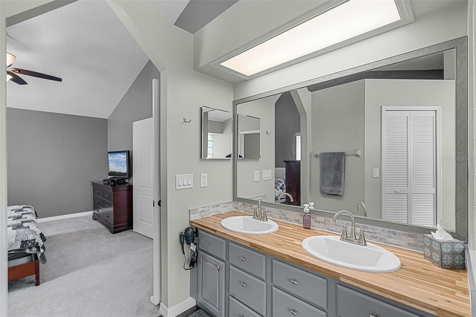 Image 32 of 62 For 2203 Essex Dr