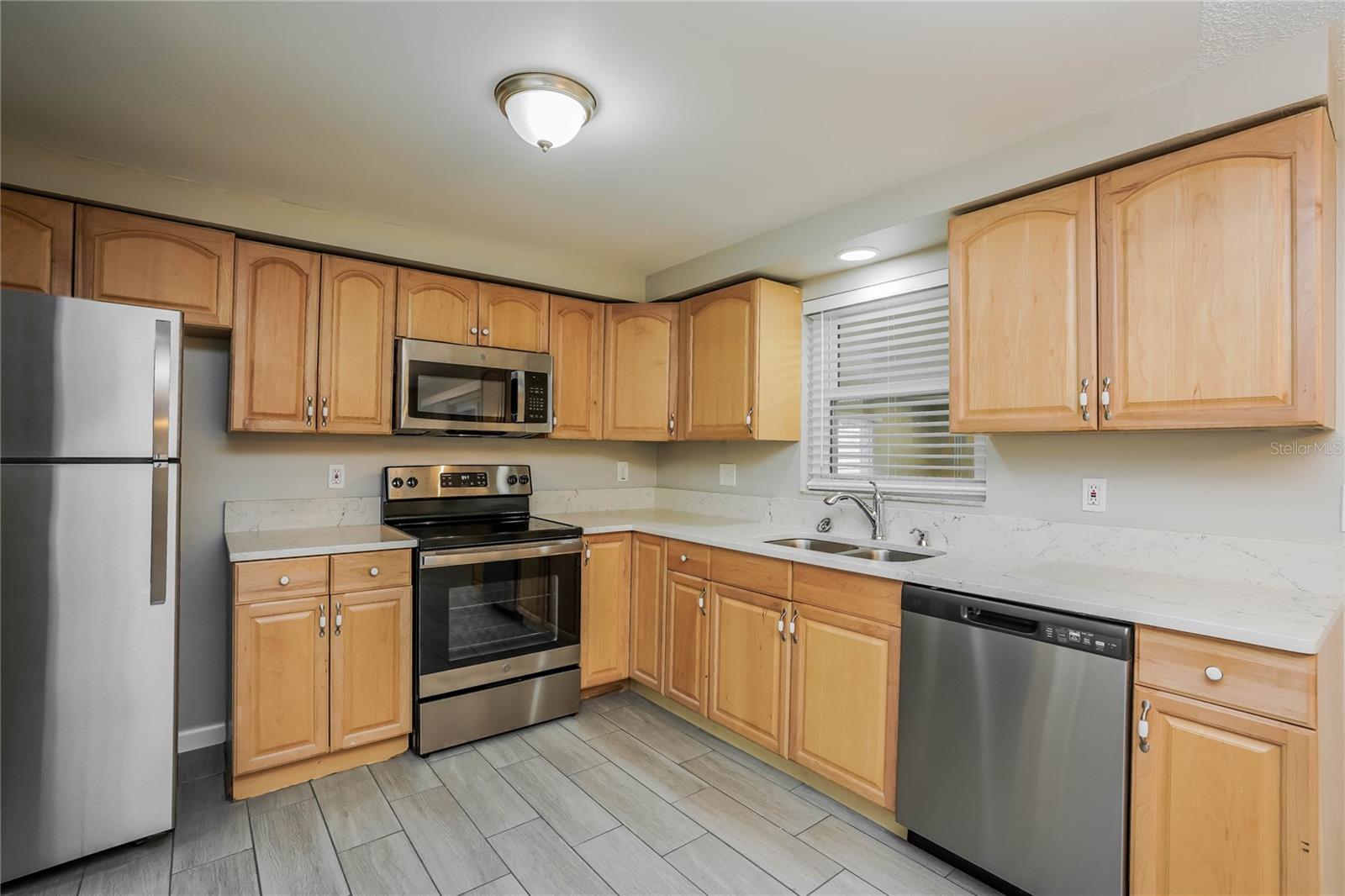 Image 8 of 16 For 16003 Woodpine Drive
