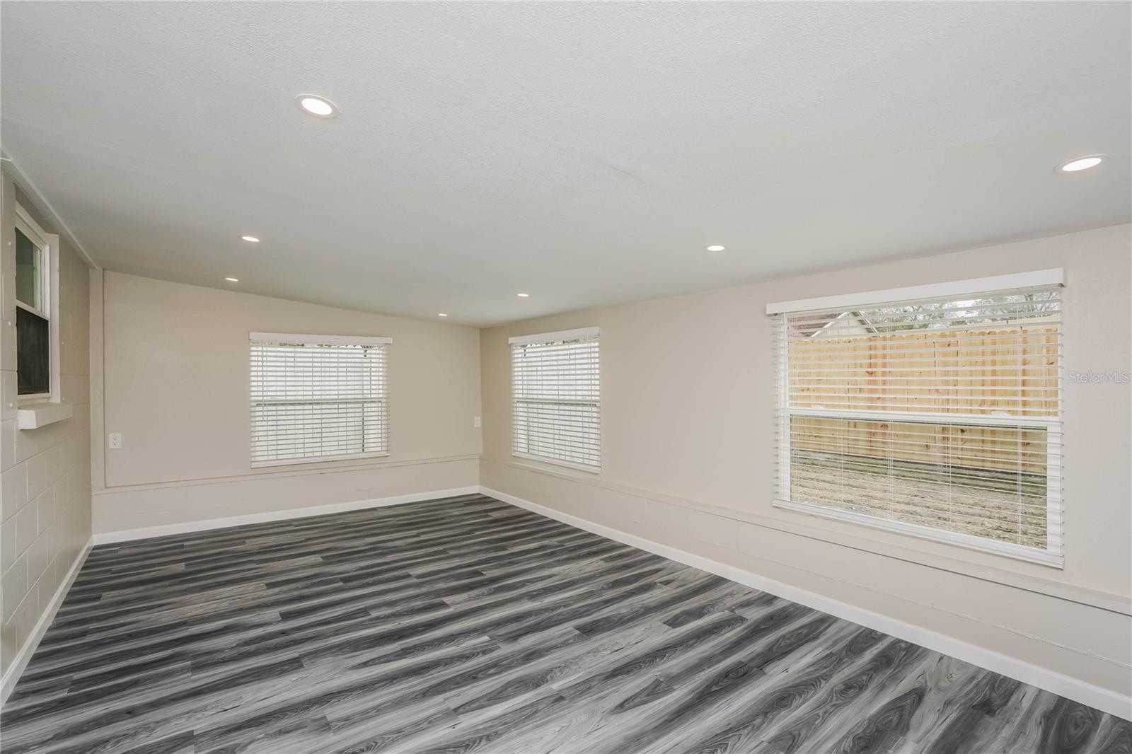 Image 9 of 16 For 16003 Woodpine Drive