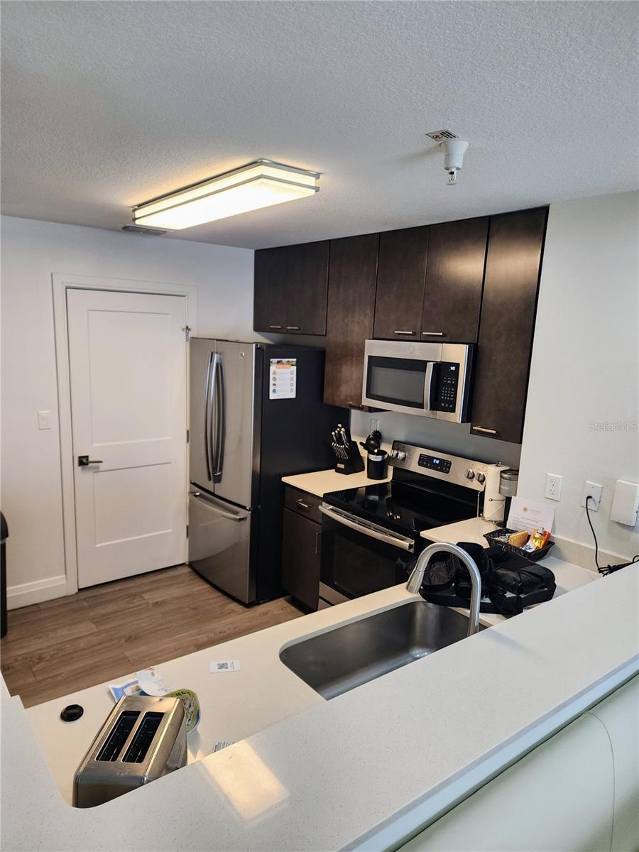 Image 4 of 14 For 14501 Grove Resort Ave  3737
