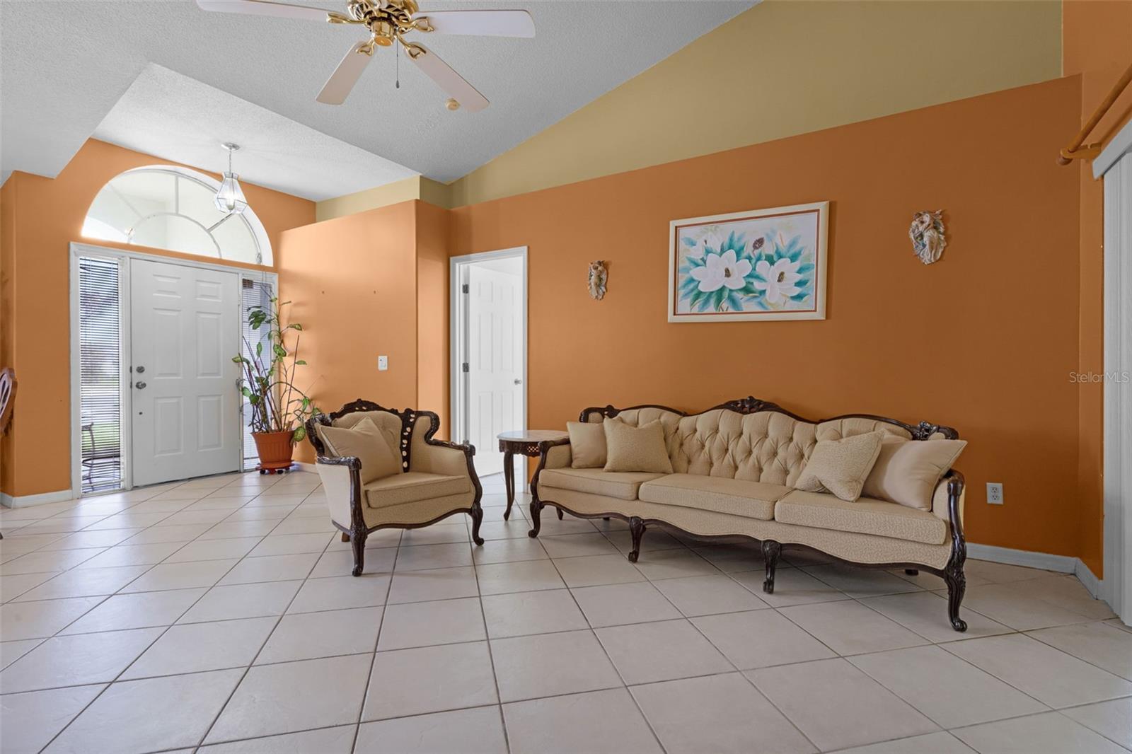 Listing photo id 10 for 2888 Middleton Circle