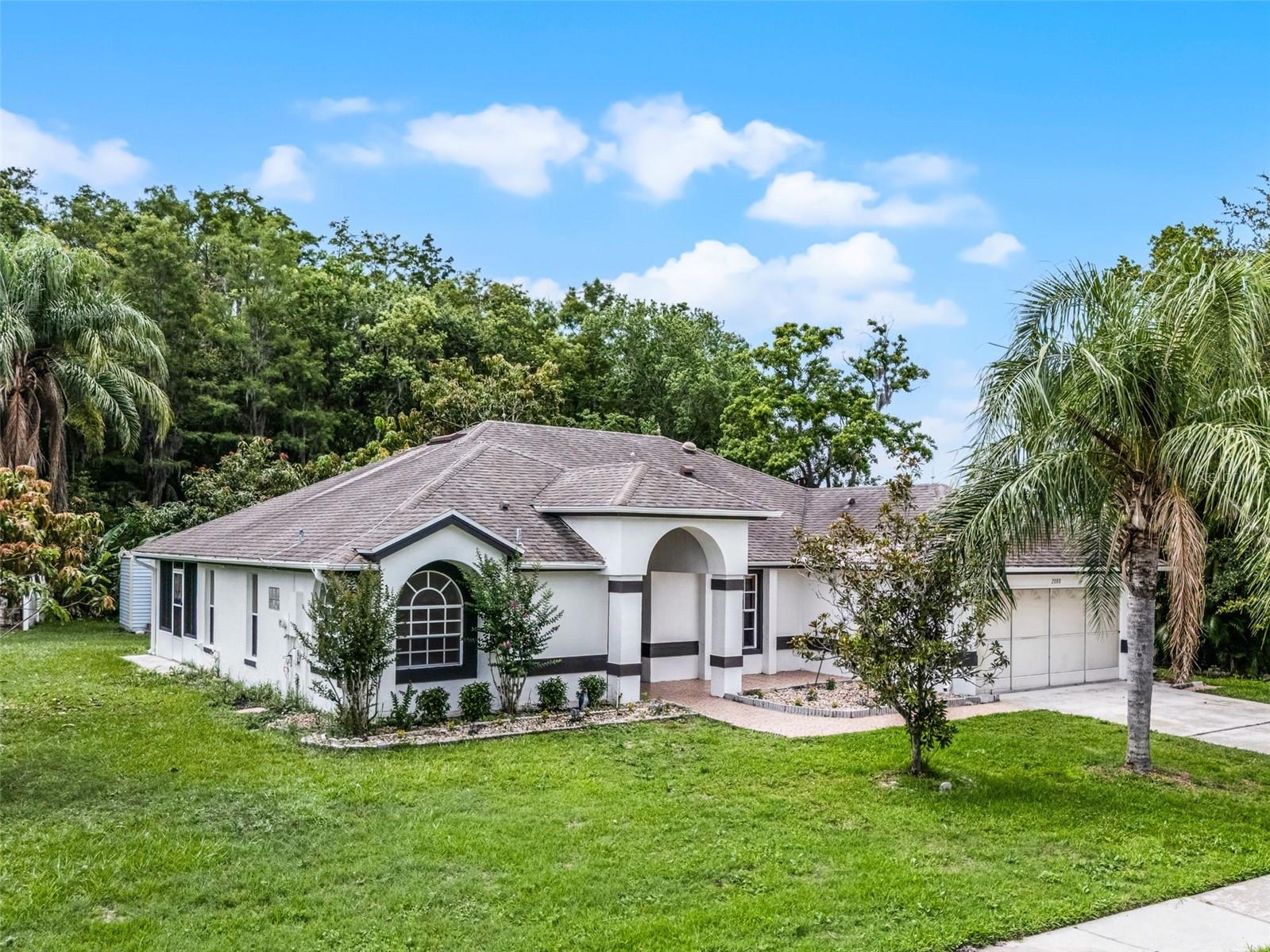 Listing photo id 0 for 2888 Middleton Circle