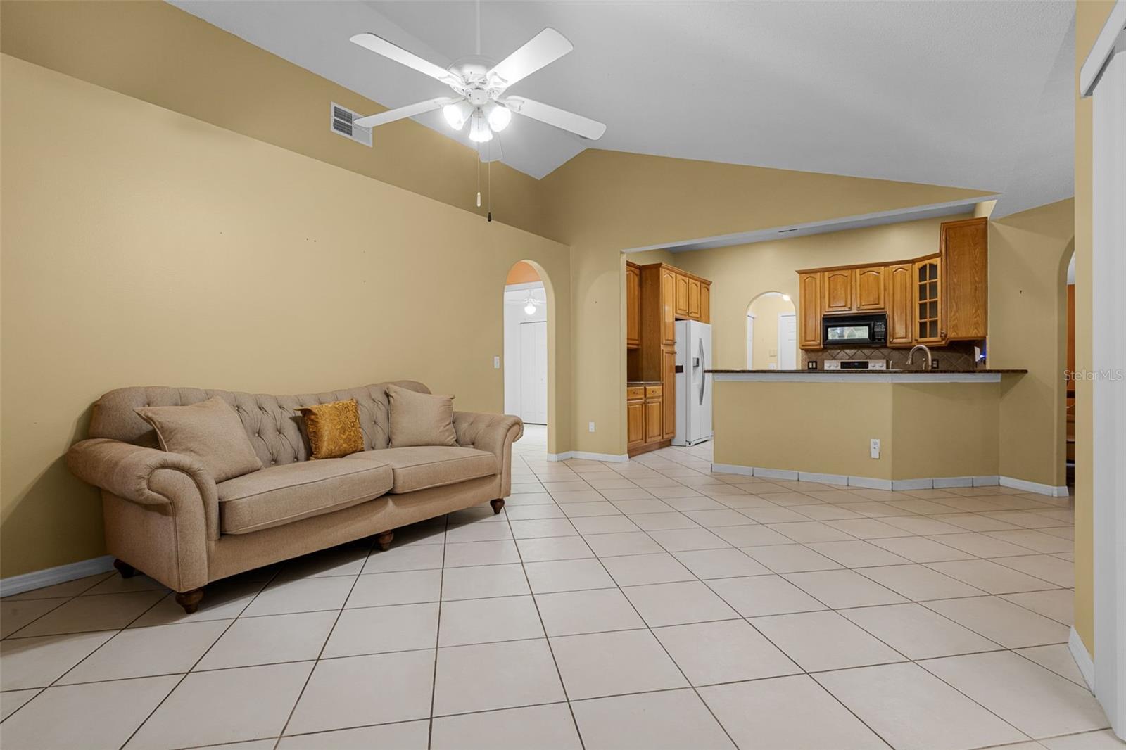 Listing photo id 18 for 2888 Middleton Circle