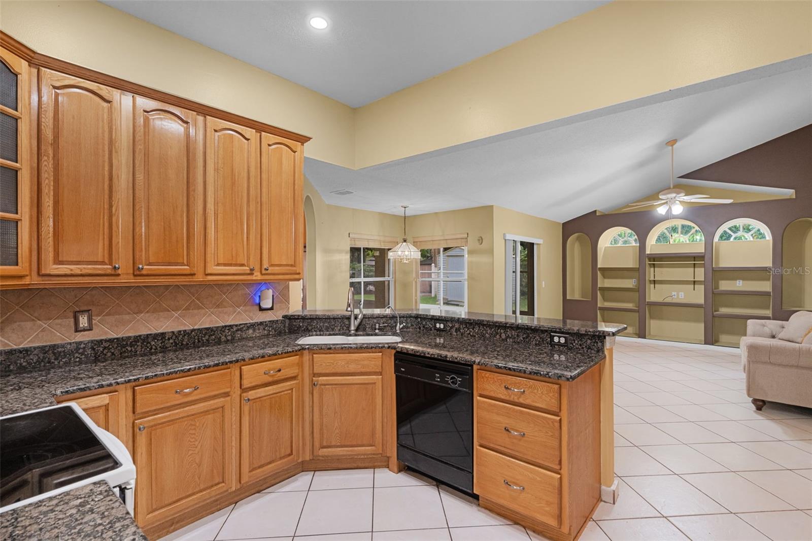 Listing photo id 25 for 2888 Middleton Circle