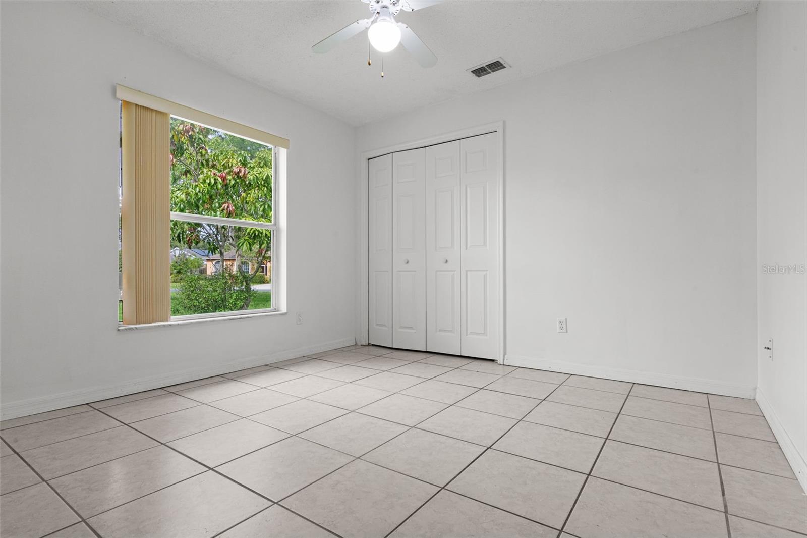Listing photo id 26 for 2888 Middleton Circle