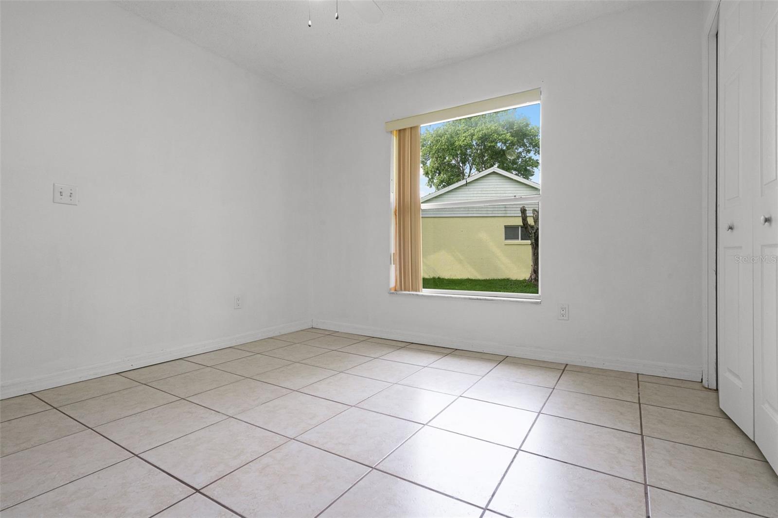 Listing photo id 27 for 2888 Middleton Circle