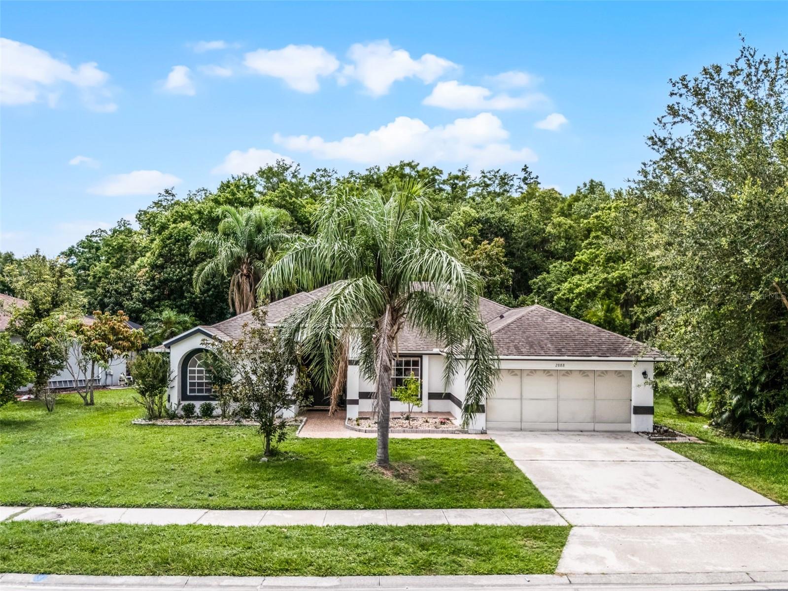 Listing photo id 1 for 2888 Middleton Circle