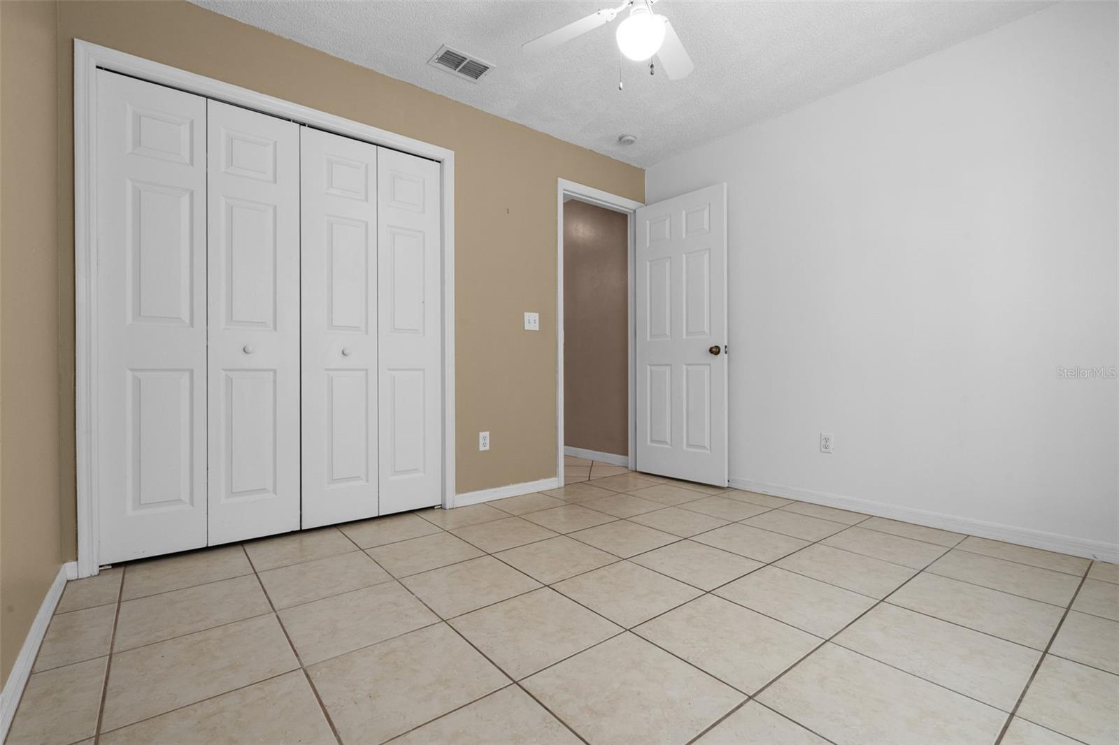 Listing photo id 31 for 2888 Middleton Circle