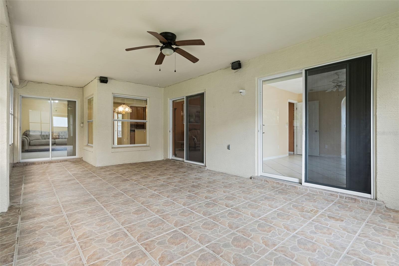 Listing photo id 44 for 2888 Middleton Circle