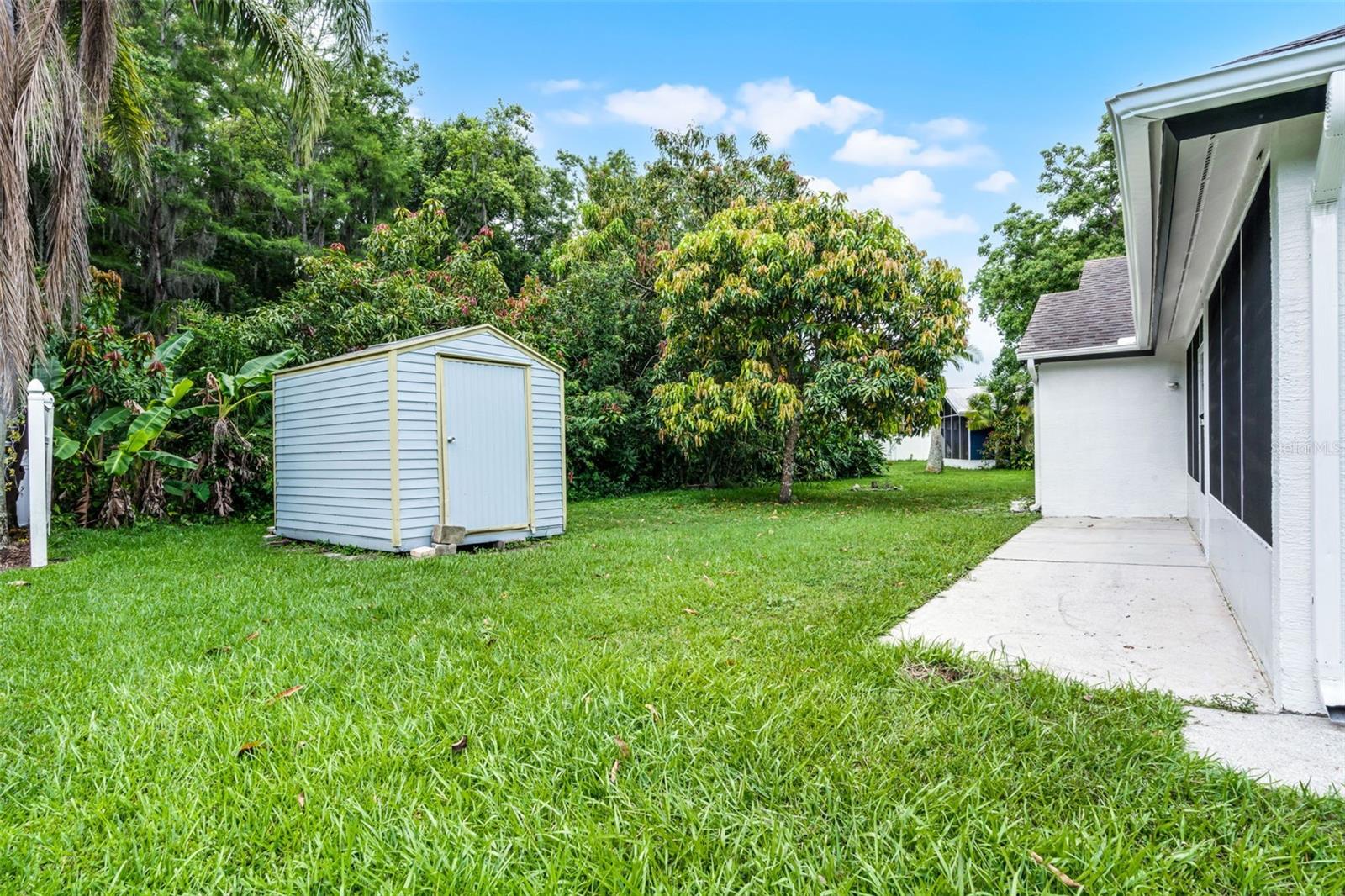 Listing photo id 46 for 2888 Middleton Circle