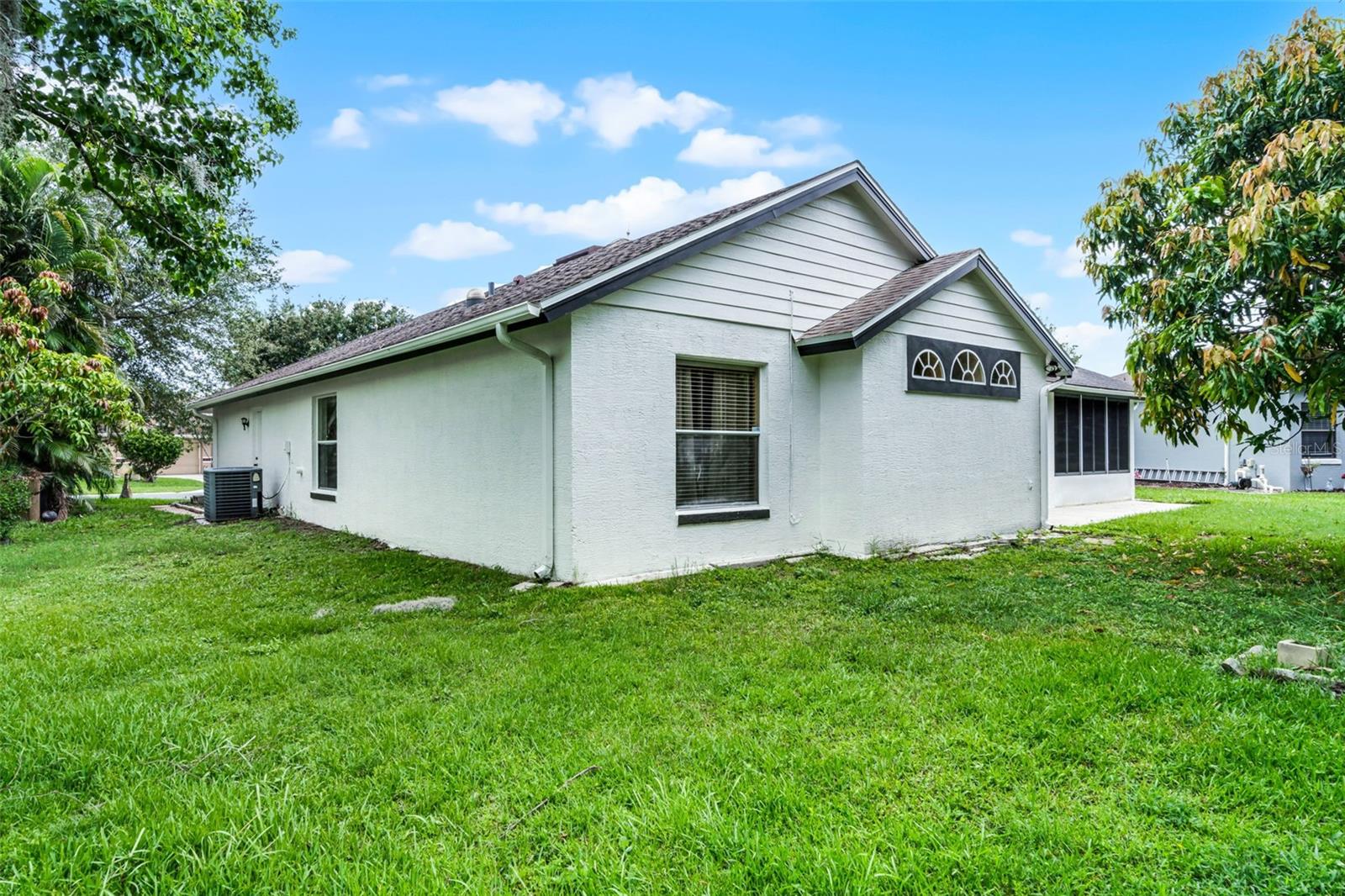 Listing photo id 50 for 2888 Middleton Circle
