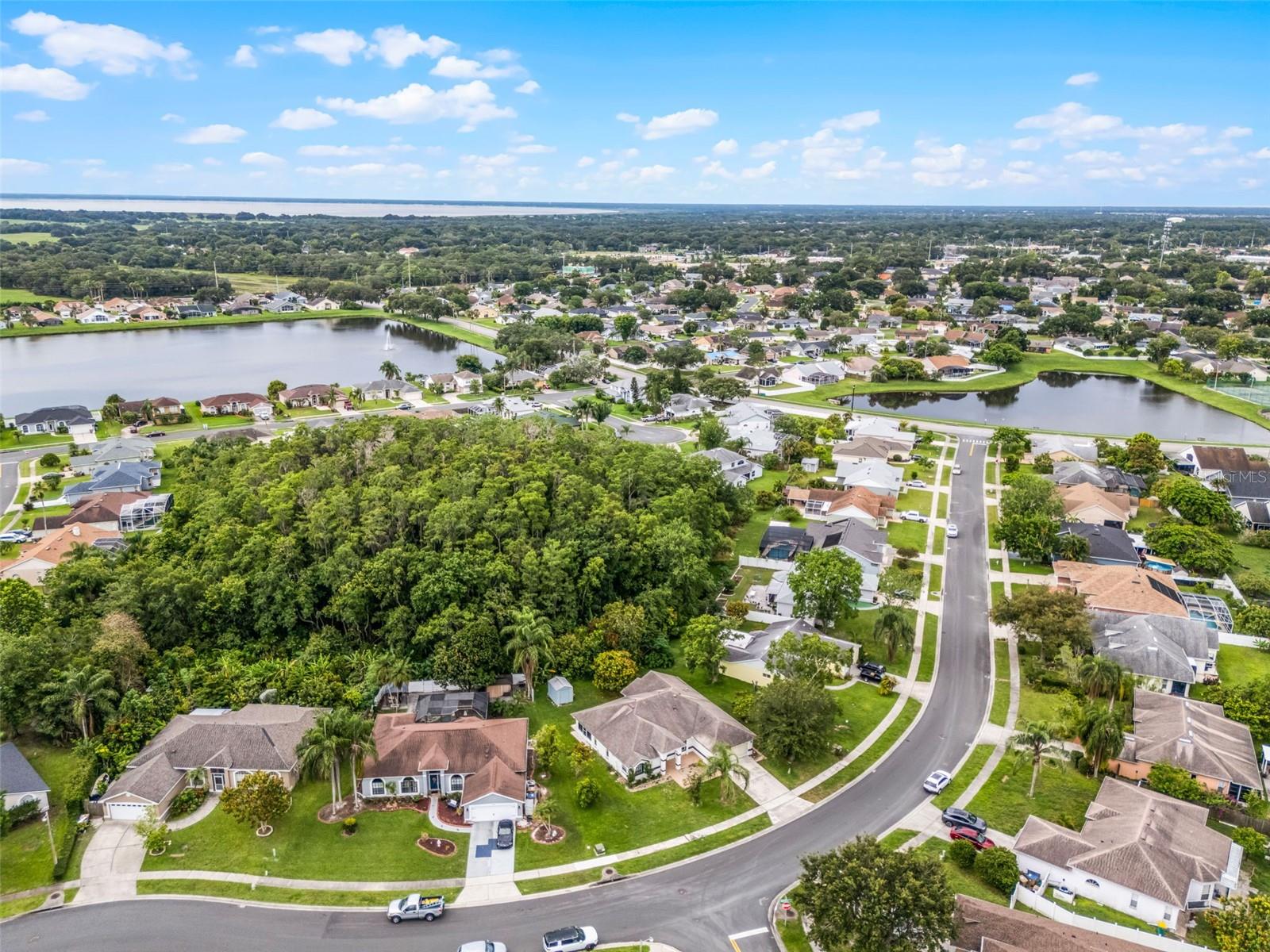Listing photo id 58 for 2888 Middleton Circle