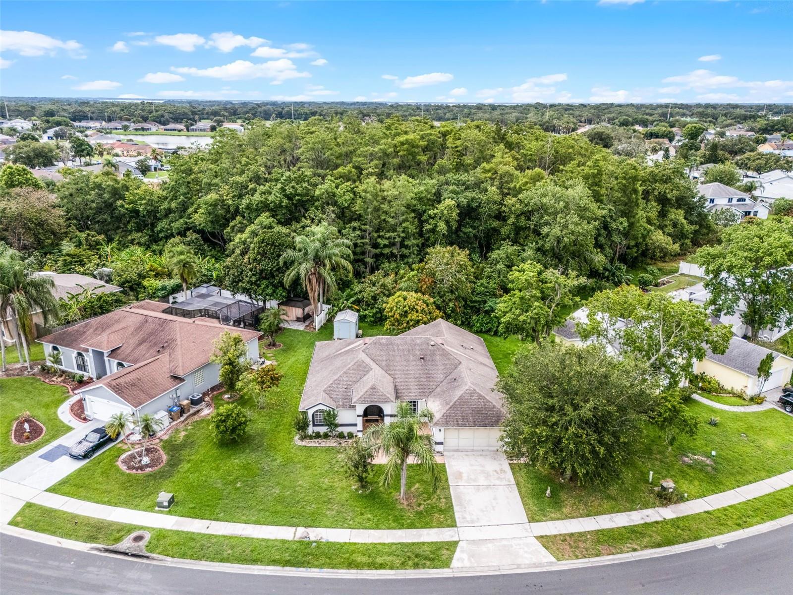 Listing photo id 65 for 2888 Middleton Circle