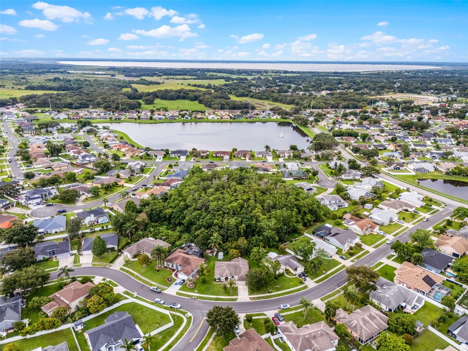 Listing photo id 67 for 2888 Middleton Circle