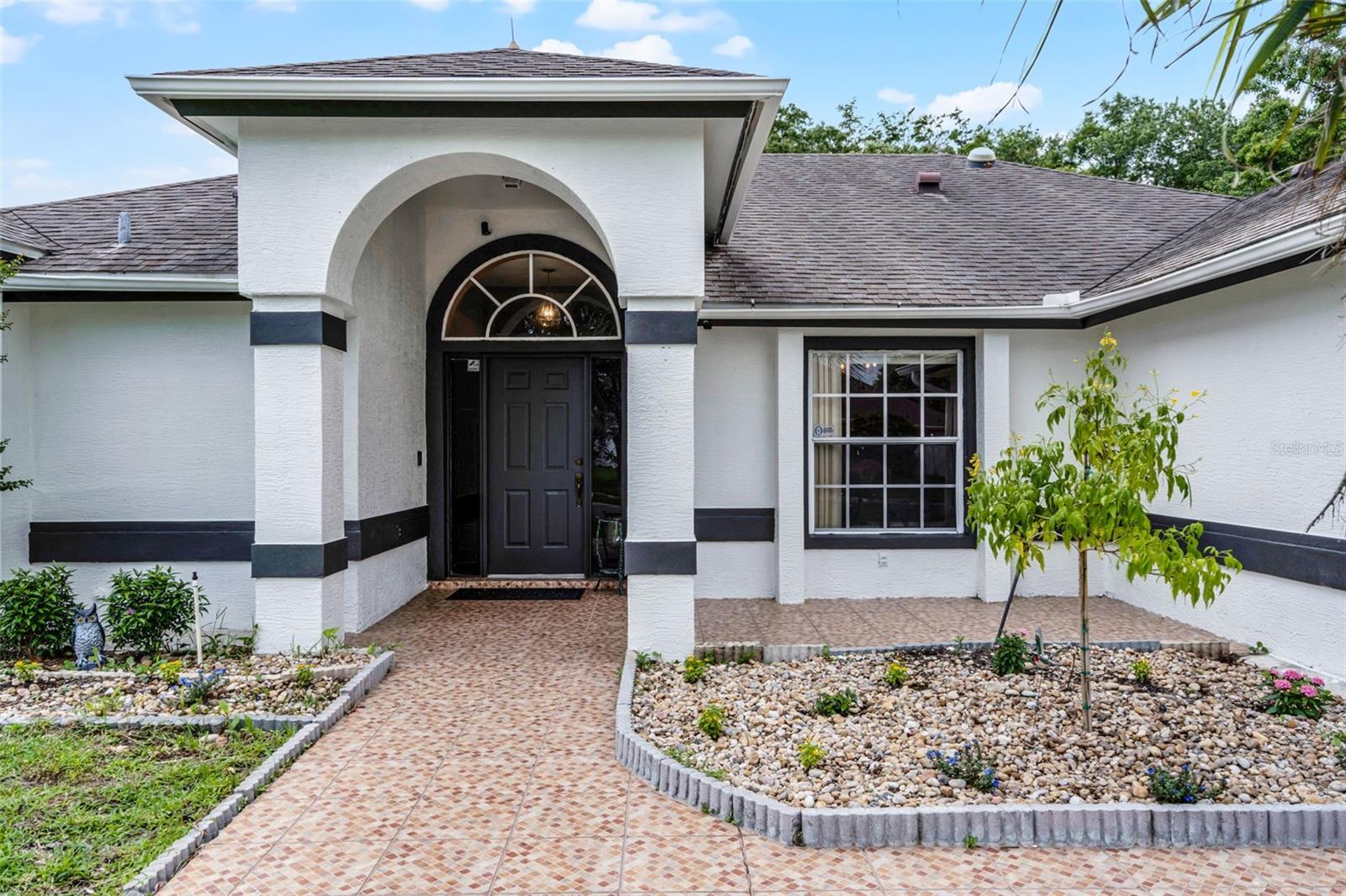 Listing photo id 6 for 2888 Middleton Circle