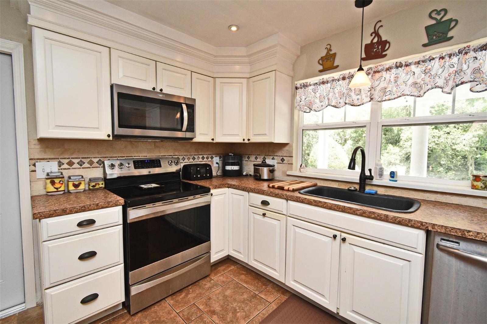 Image 17 of 66 For 1462 Mt Laurel Drive