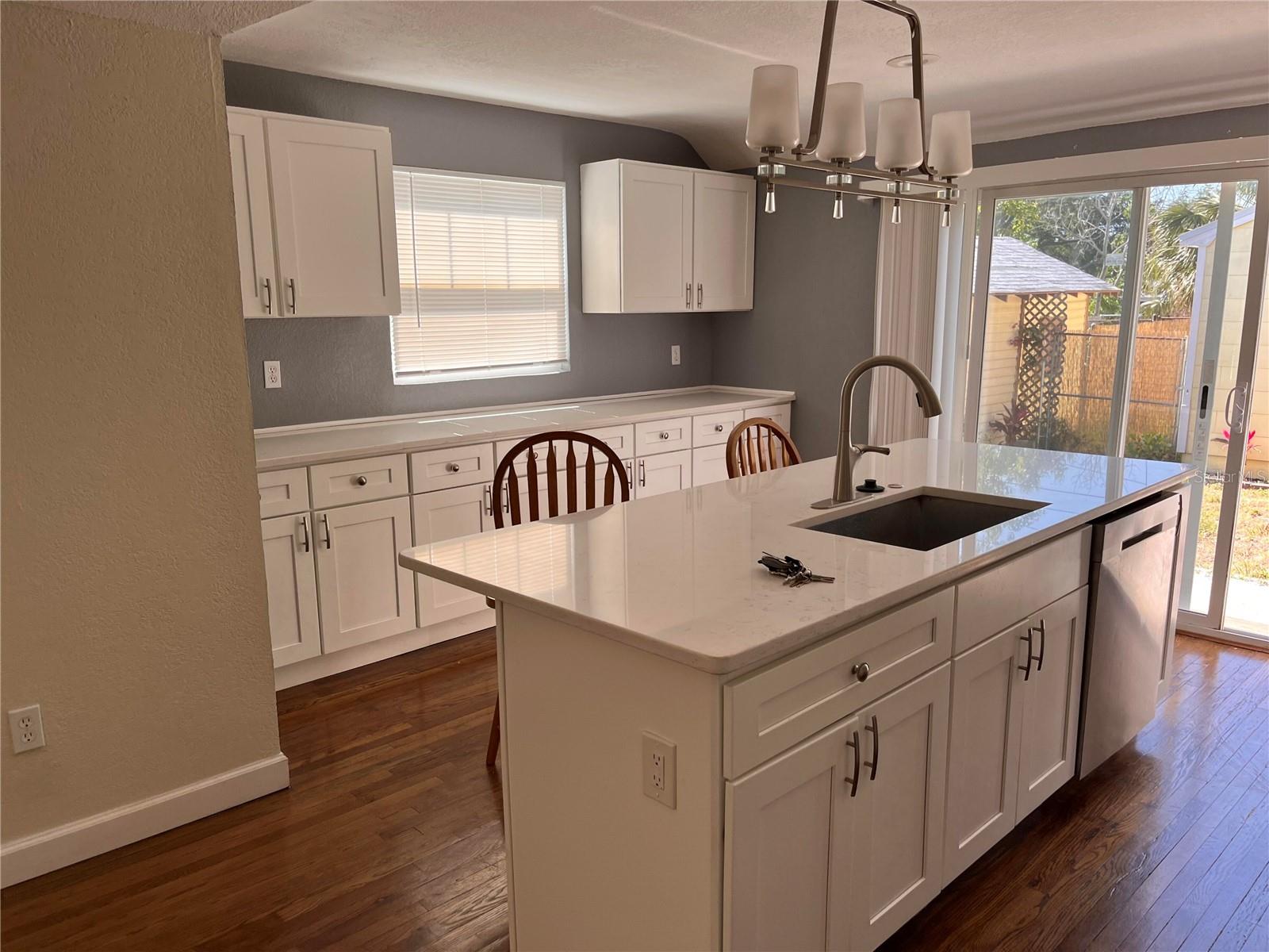 Image 10 of 18 For 1834 28th Avenue N