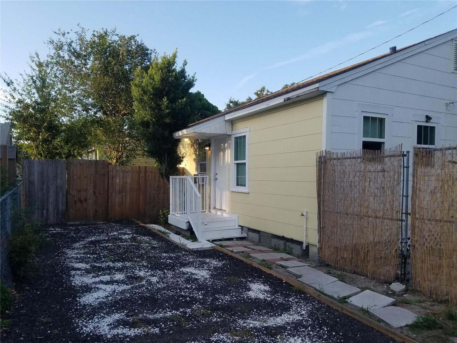 Image 3 of 18 For 1834 28th Avenue N