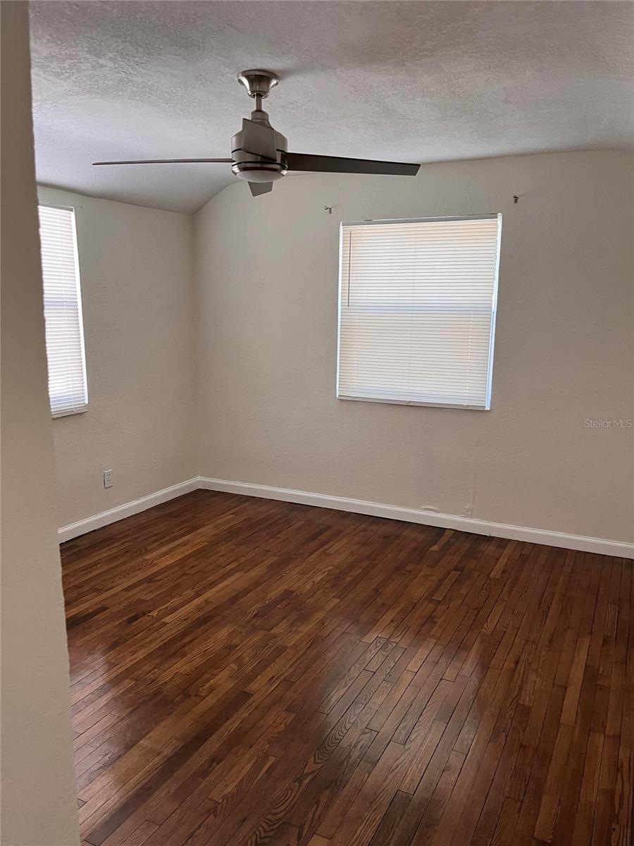 Image 5 of 18 For 1834 28th Avenue N